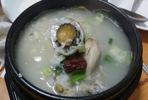 마중물삼계탕 사진