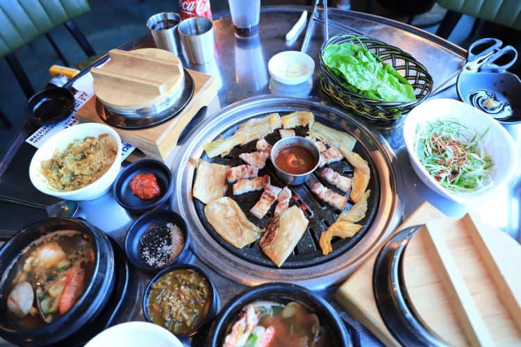 바다를본돼지 사진