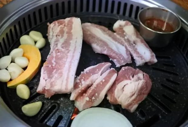 깜돈 흑돼지 사진