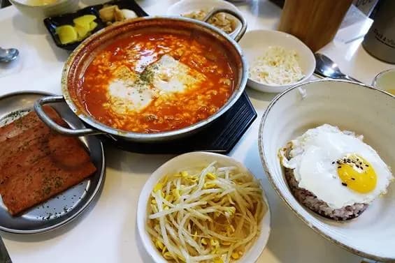 미송식탁 사진