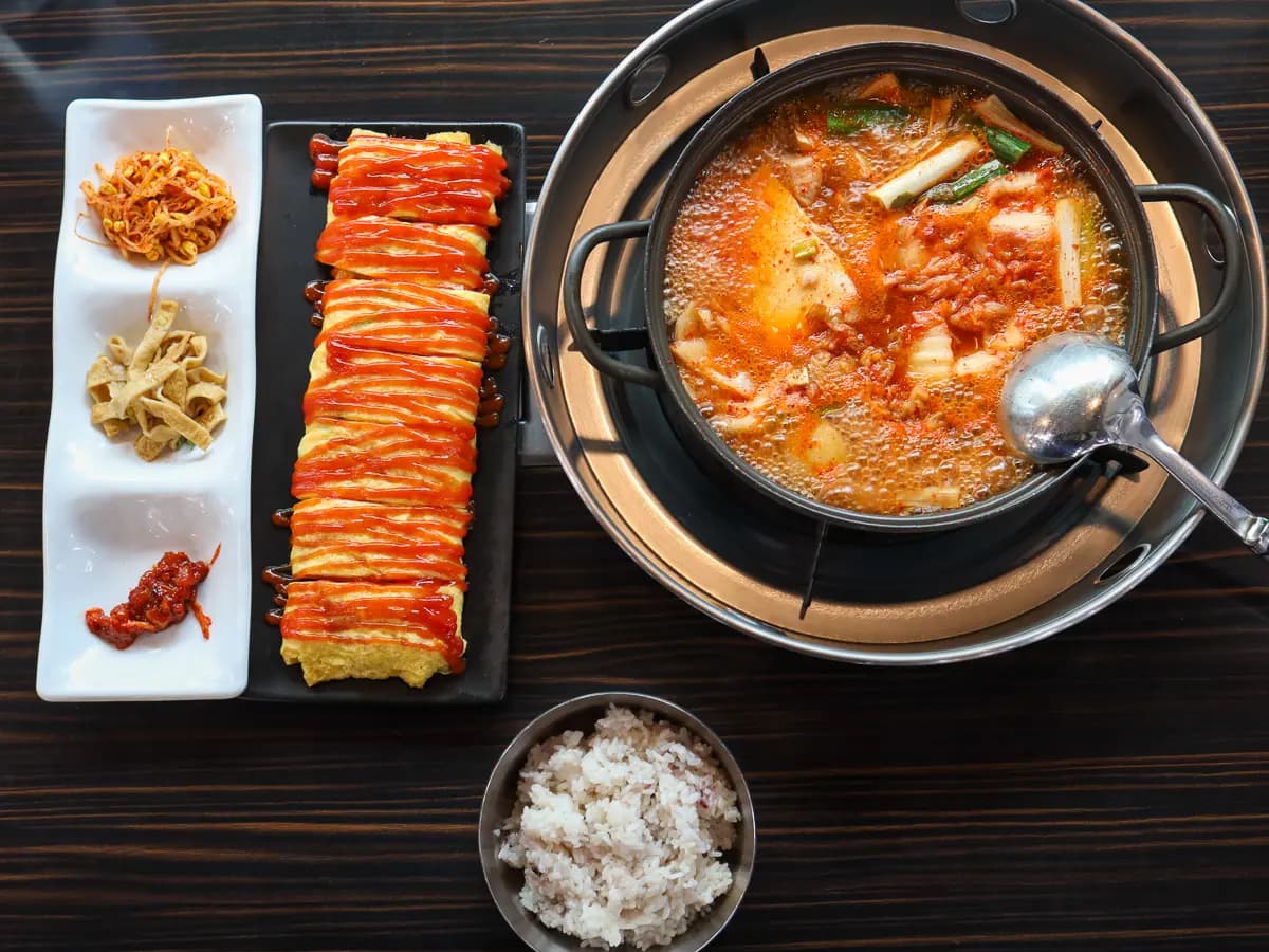 24시누름돌김치찌개 사진