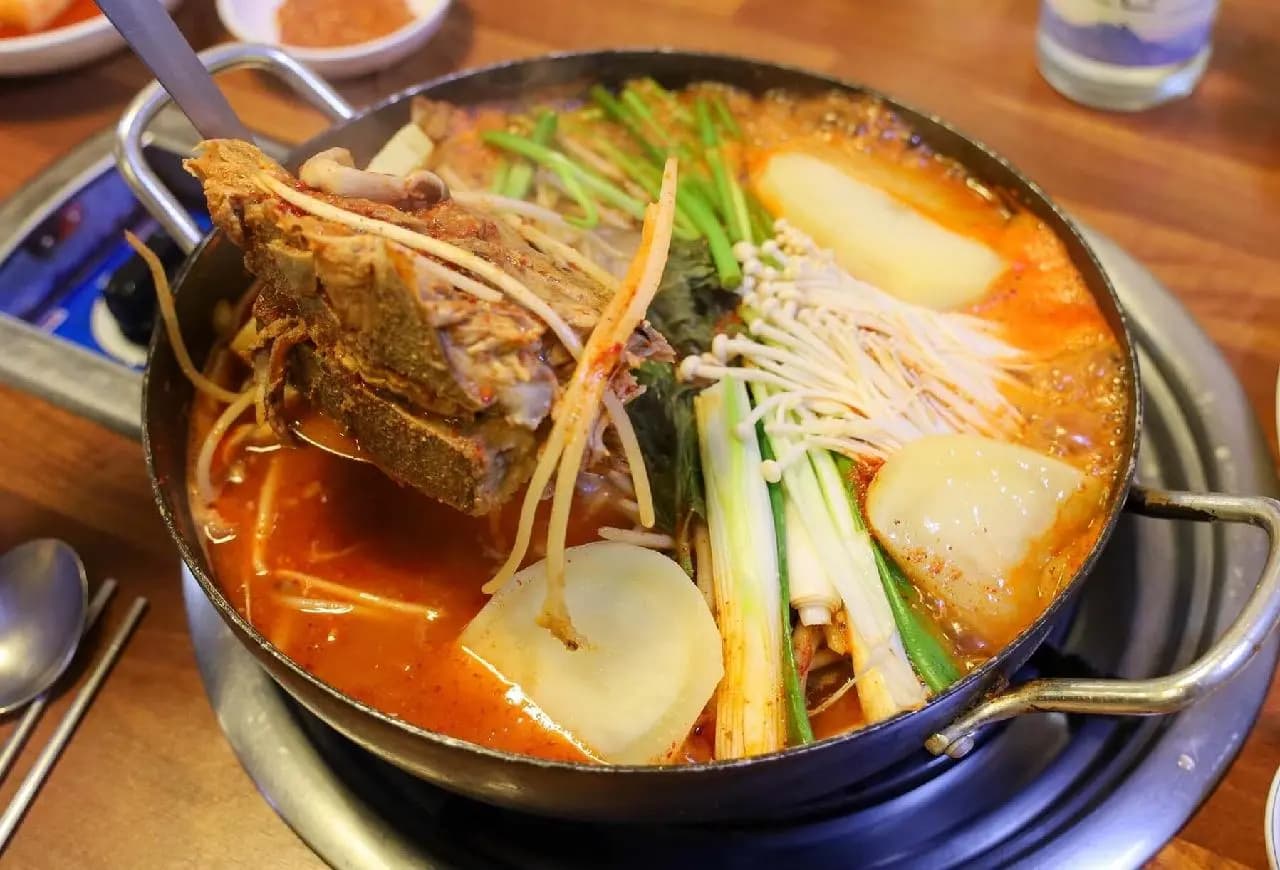 24시뼈다귀탕 사진